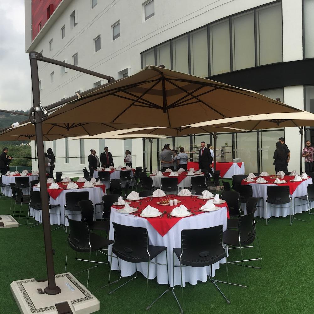 Ramada Encore By Wyndham Guadalajara Sur Palomar Exterior photo