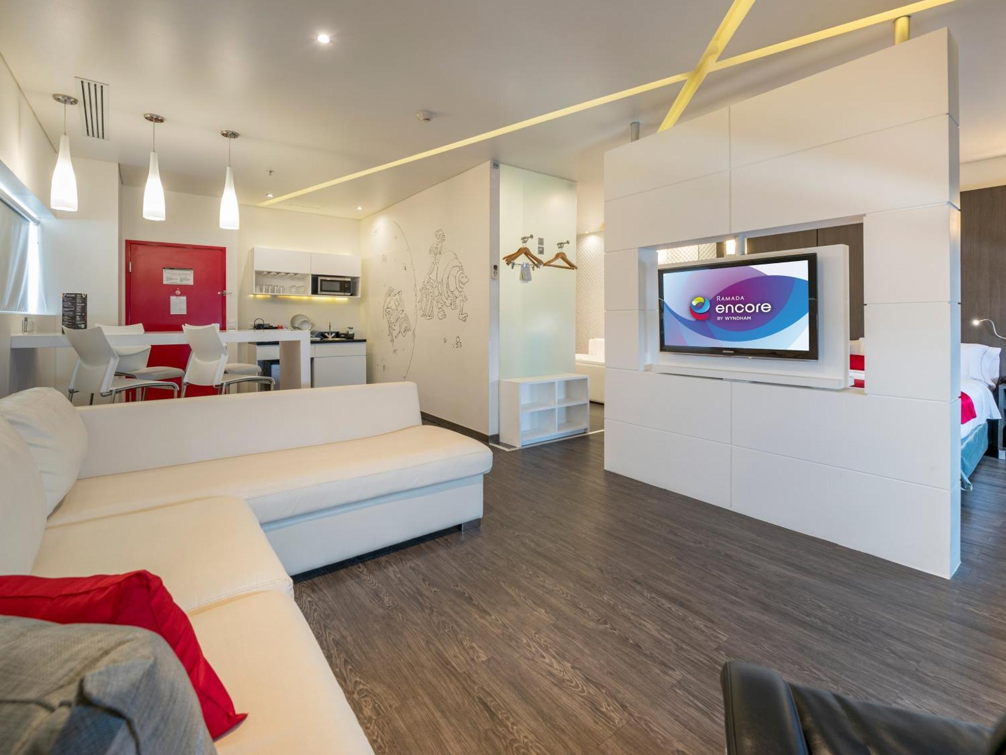 Ramada Encore By Wyndham Guadalajara Sur Palomar Exterior photo