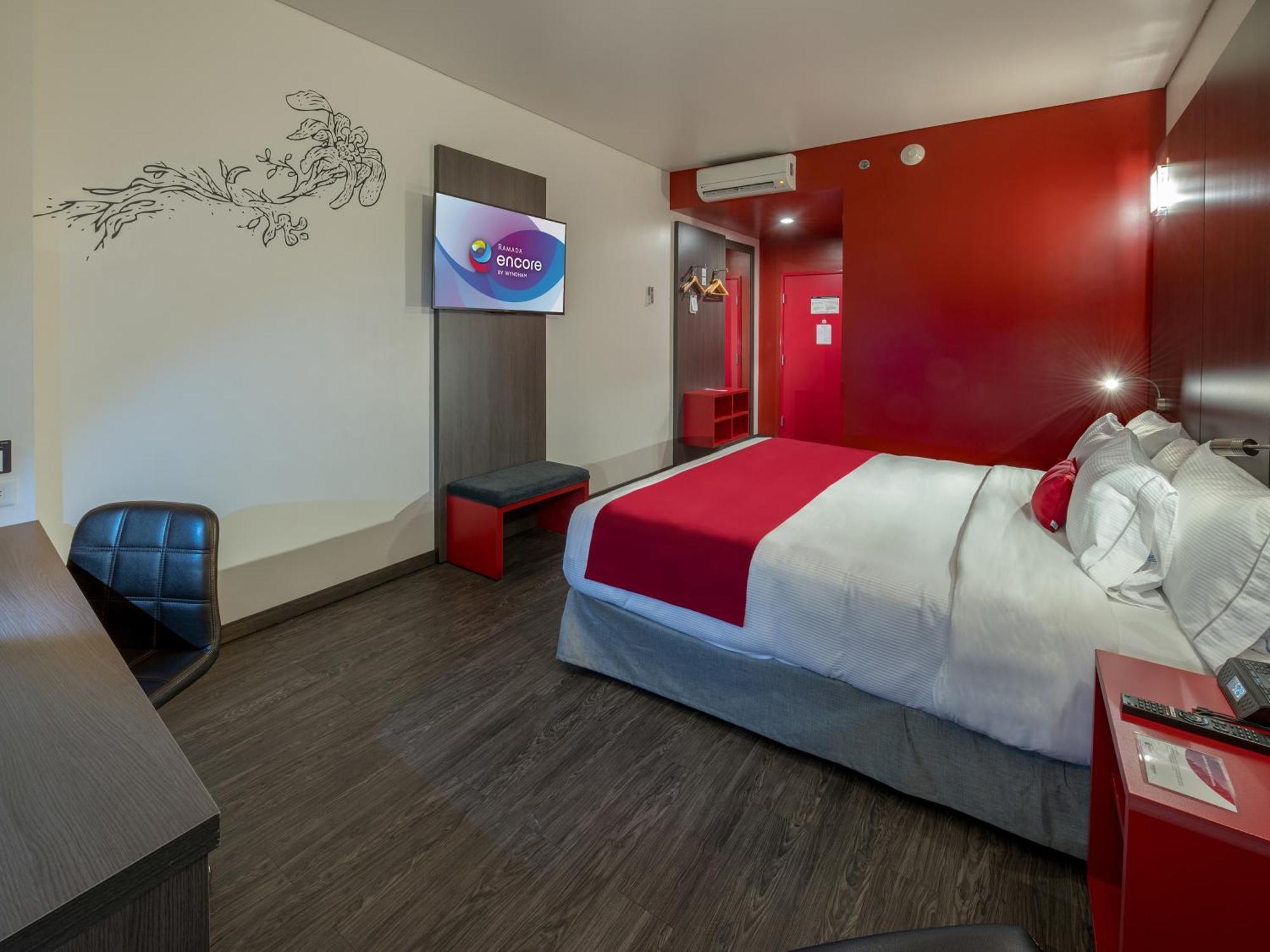 Ramada Encore By Wyndham Guadalajara Sur Palomar Exterior photo