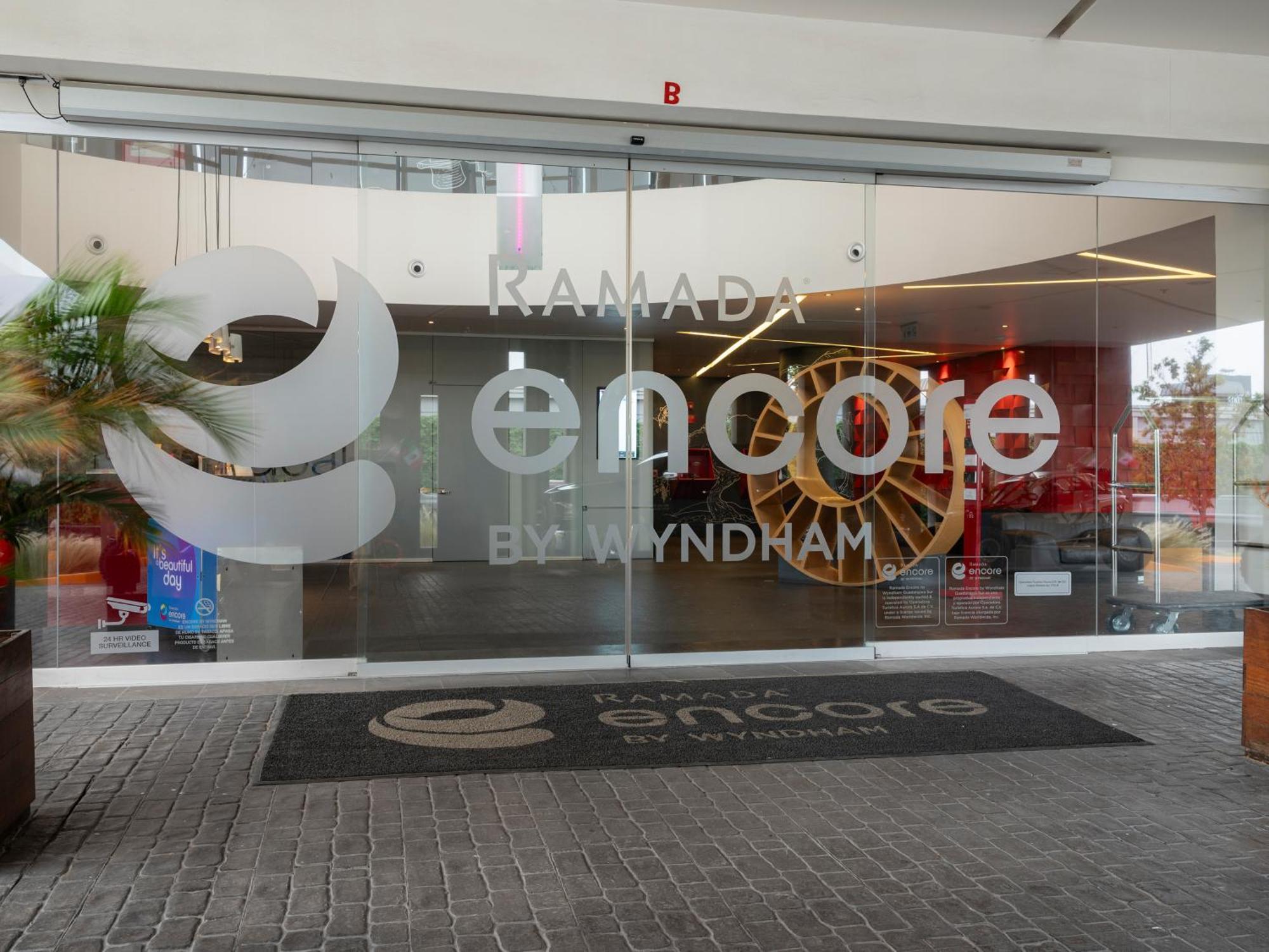 Ramada Encore By Wyndham Guadalajara Sur Palomar Exterior photo
