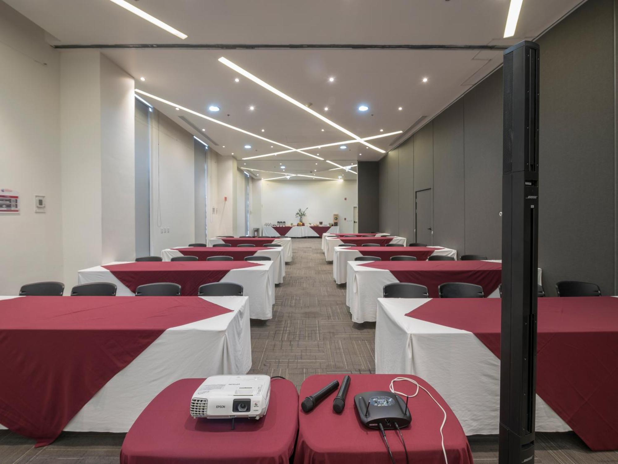 Ramada Encore By Wyndham Guadalajara Sur Palomar Exterior photo